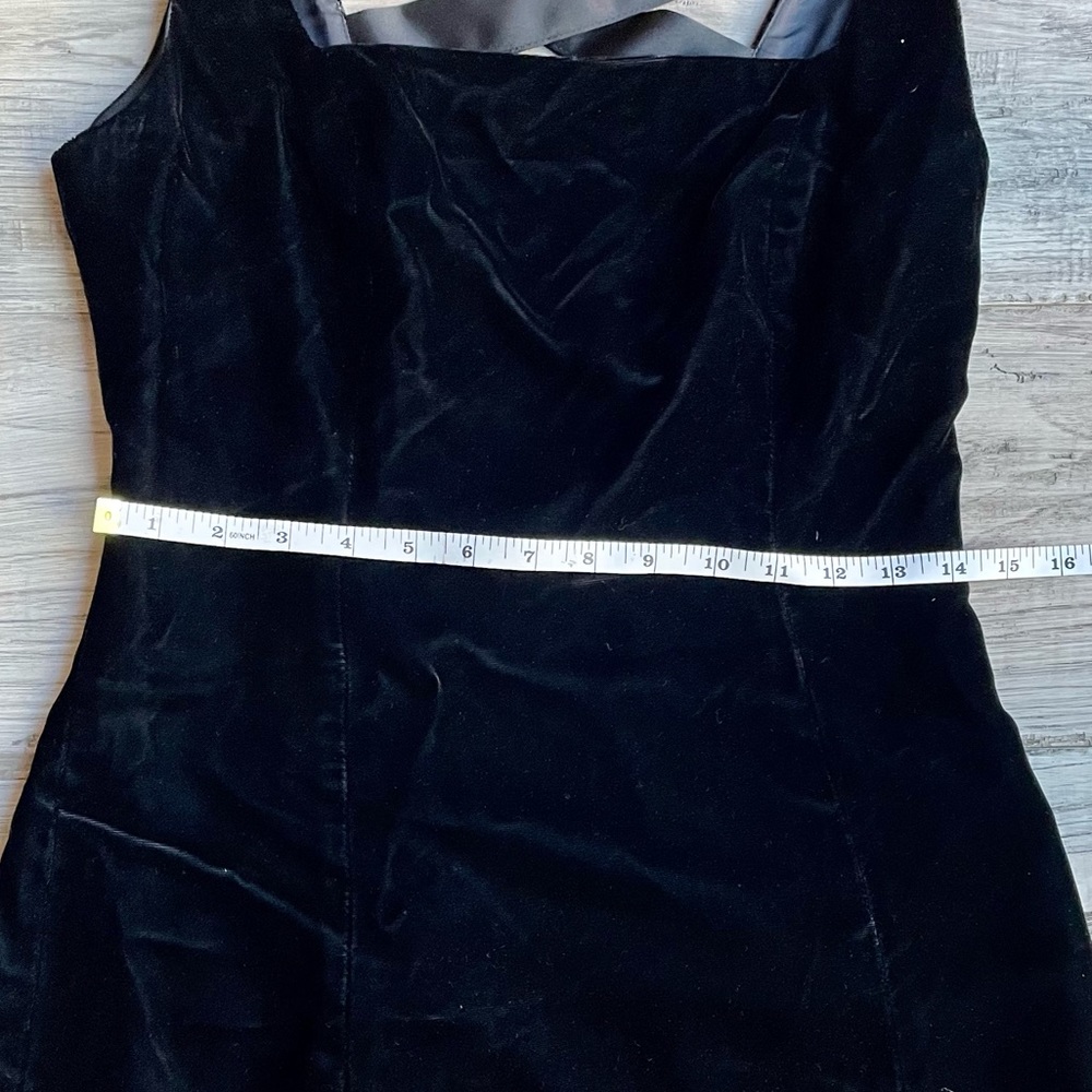 Laundry By Shelli Segal Black Velvet Mini Dress with Gray Satin Bow - Picture 12 of 14
